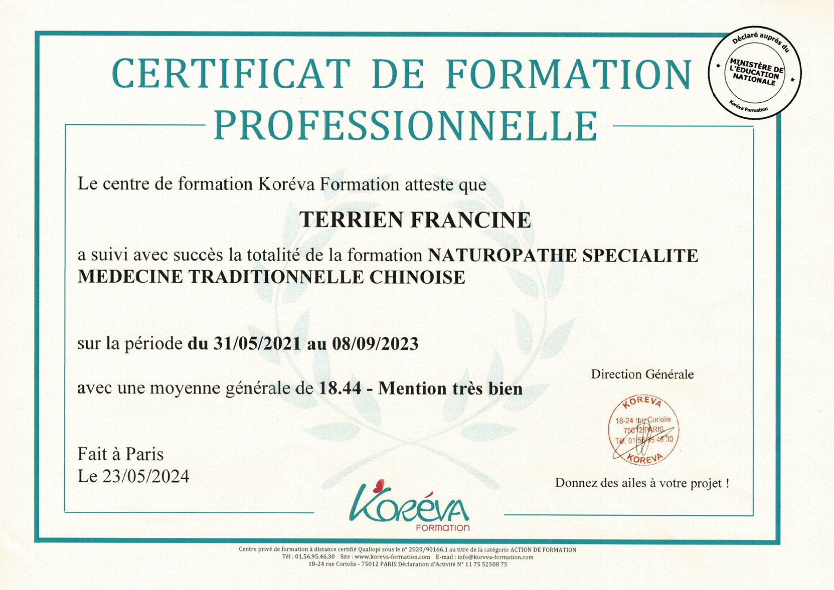 Certificat de fin d'étude de naturopathe spécialité médecine traditionnelle chinoise avec mention "Très Bien".